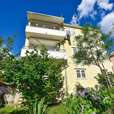 Apartment Antonio Makarska